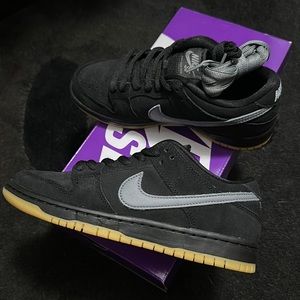 NikeSB Dunk Low Pro; Black Suede Sneaker